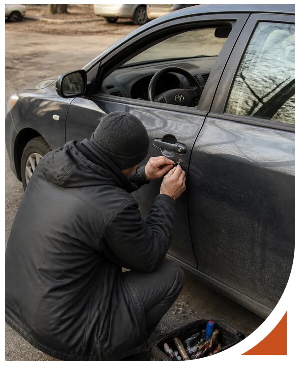 Профессиональное вскрытие автомобиля Тойота без повреждений в Волгодонске
